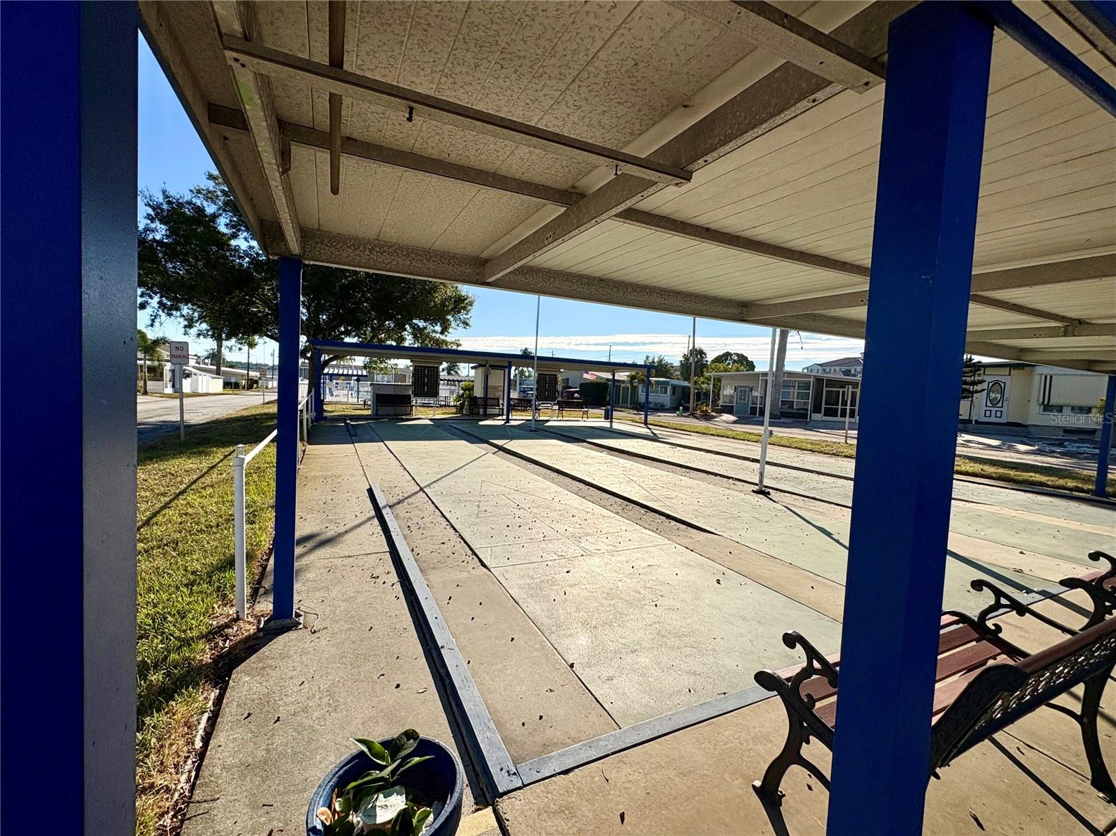 Listing photo id 30 for 440 Denice Drive