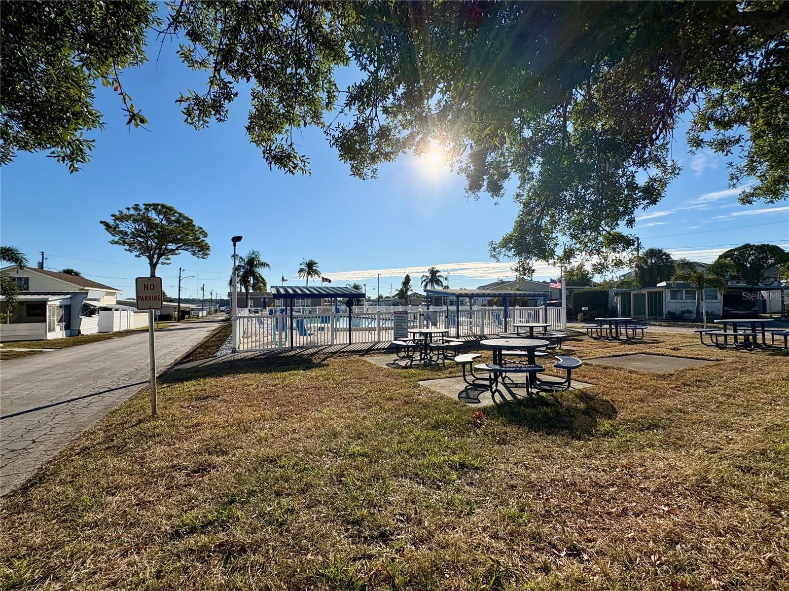 Listing photo id 37 for 440 Denice Drive