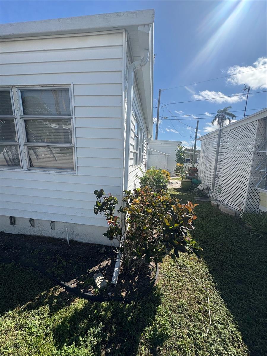 Listing photo id 6 for 440 Denice Drive