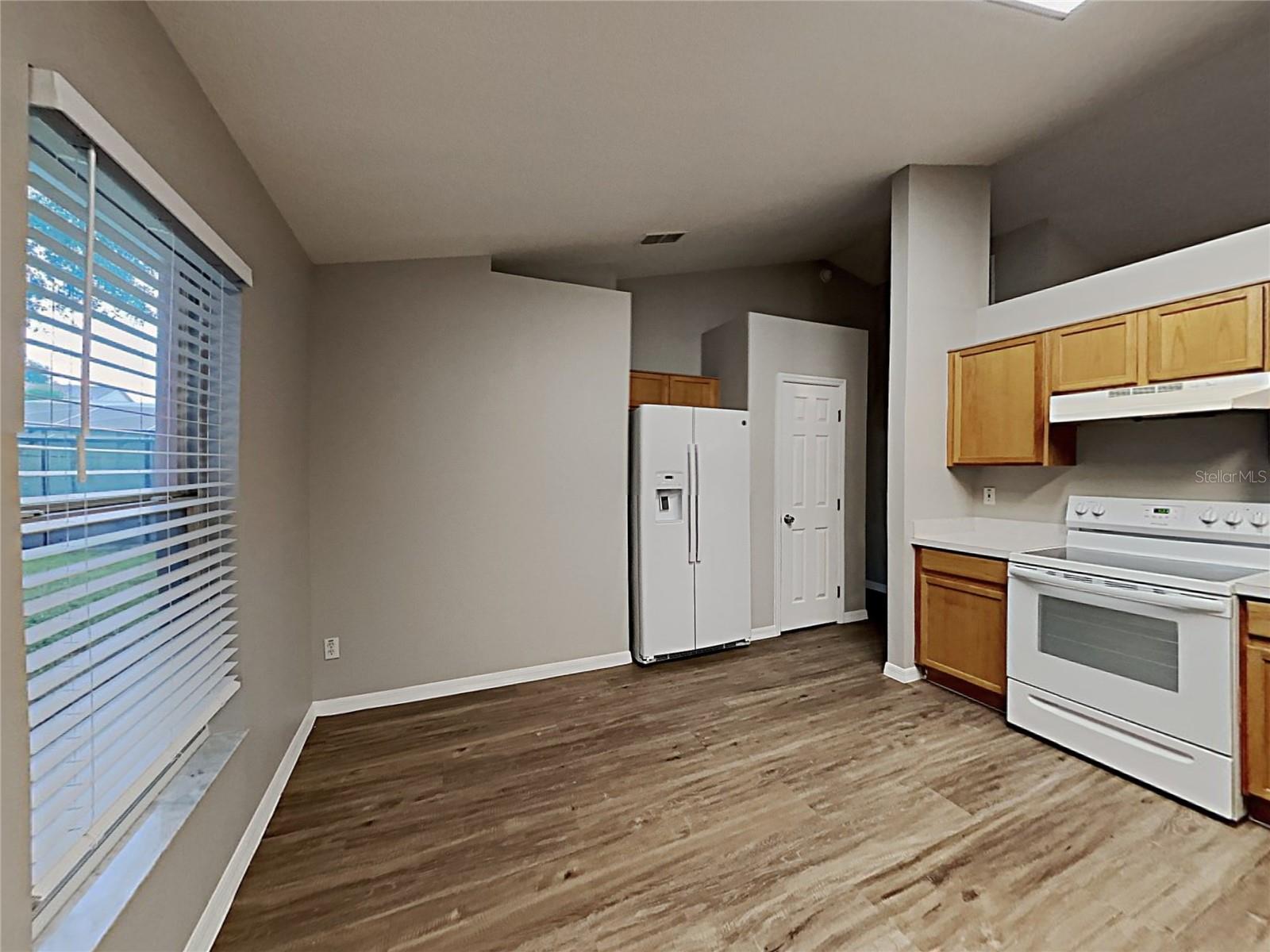 Image 11 of 29 For 1064 Scenic View Circle