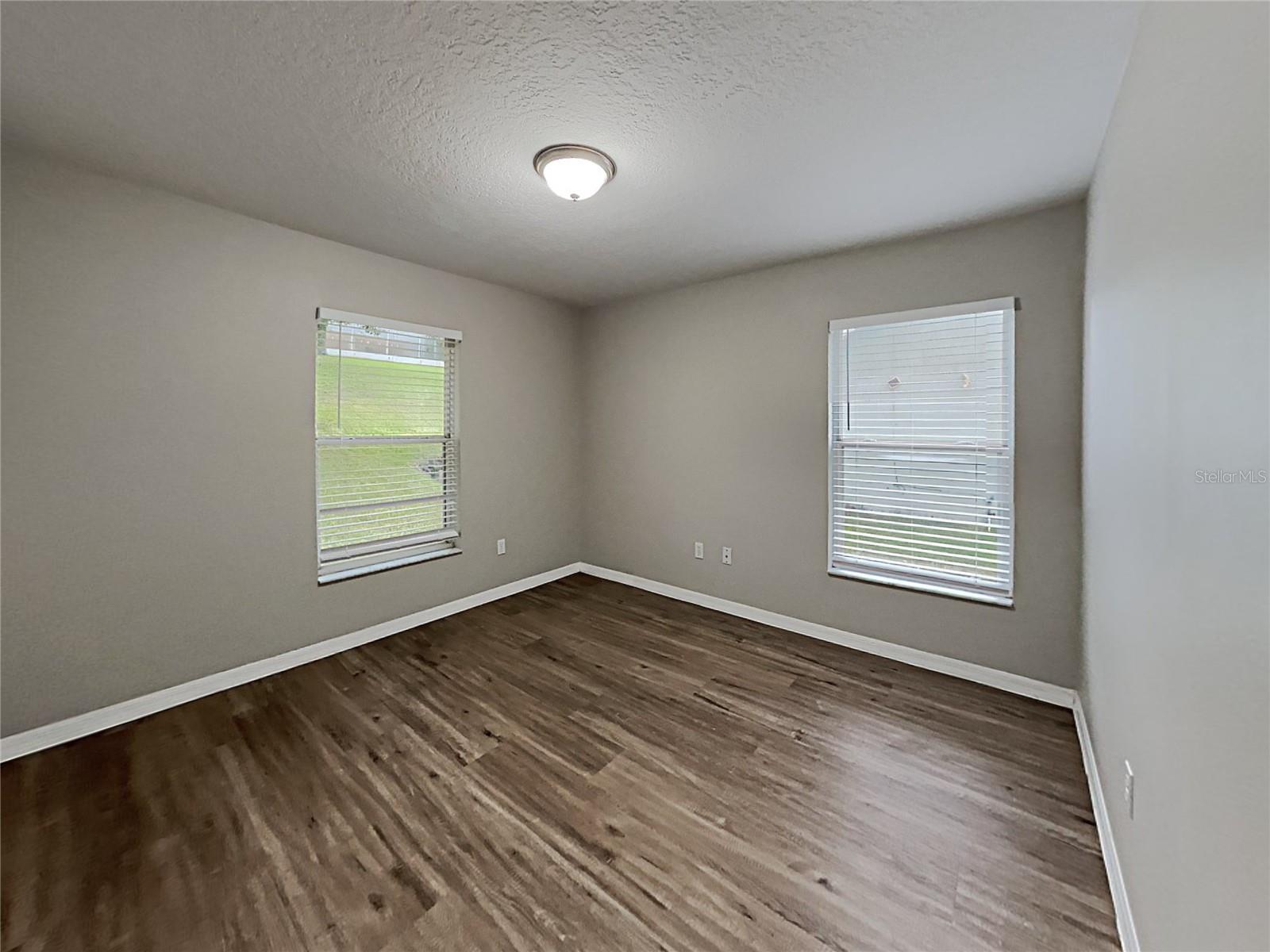 Image 17 of 29 For 1064 Scenic View Circle