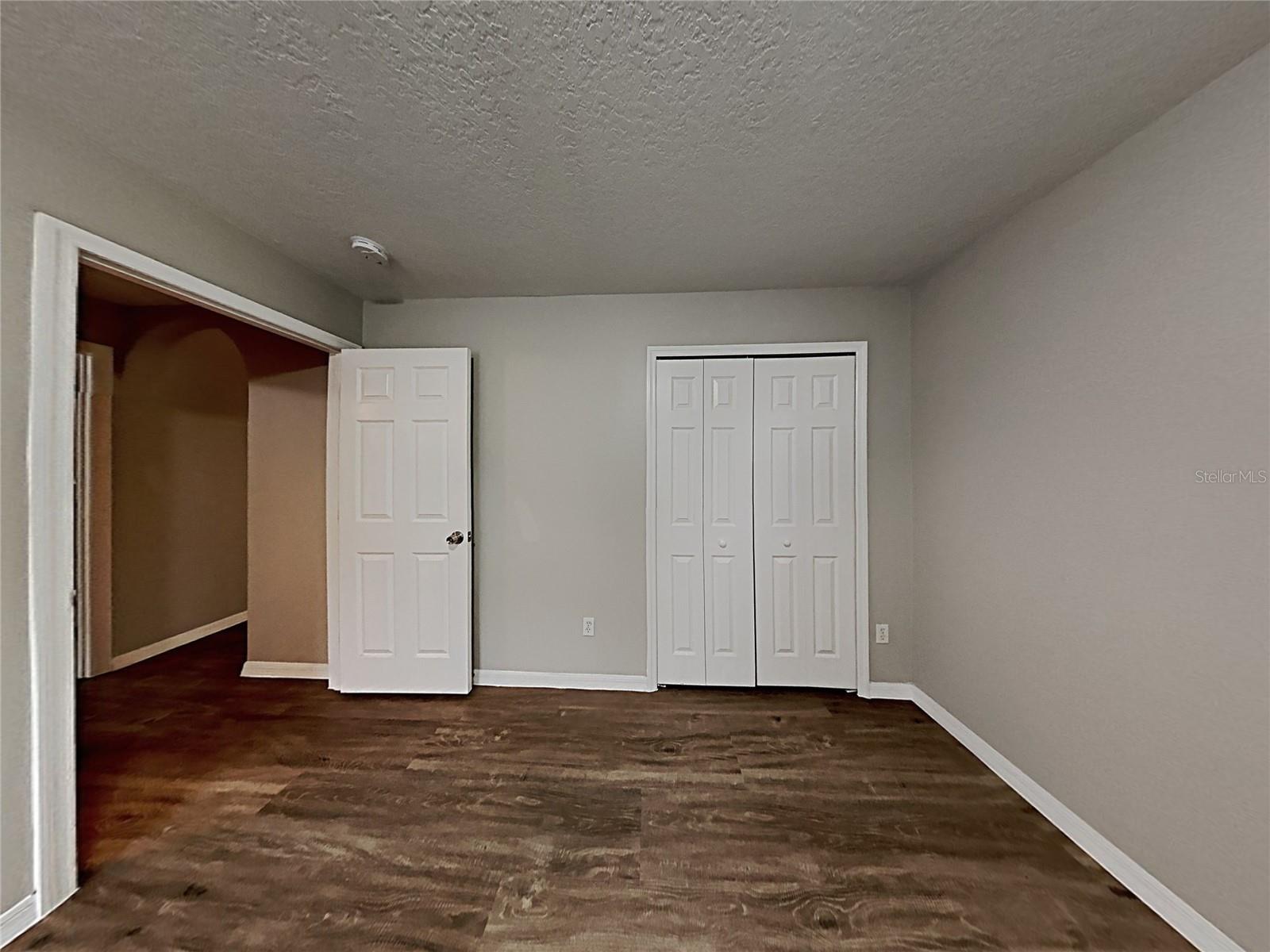 Image 18 of 29 For 1064 Scenic View Circle