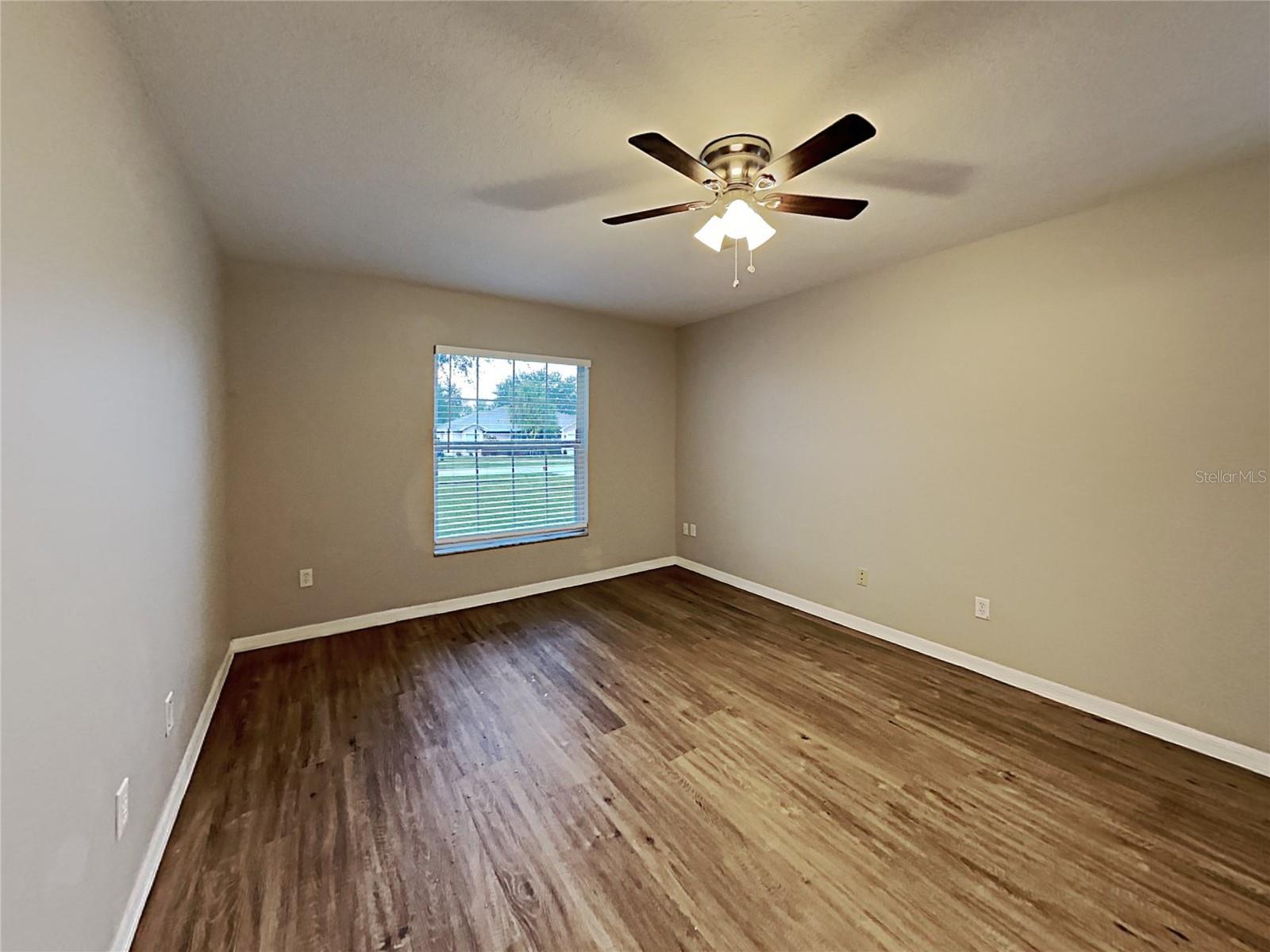 Image 23 of 29 For 1064 Scenic View Circle