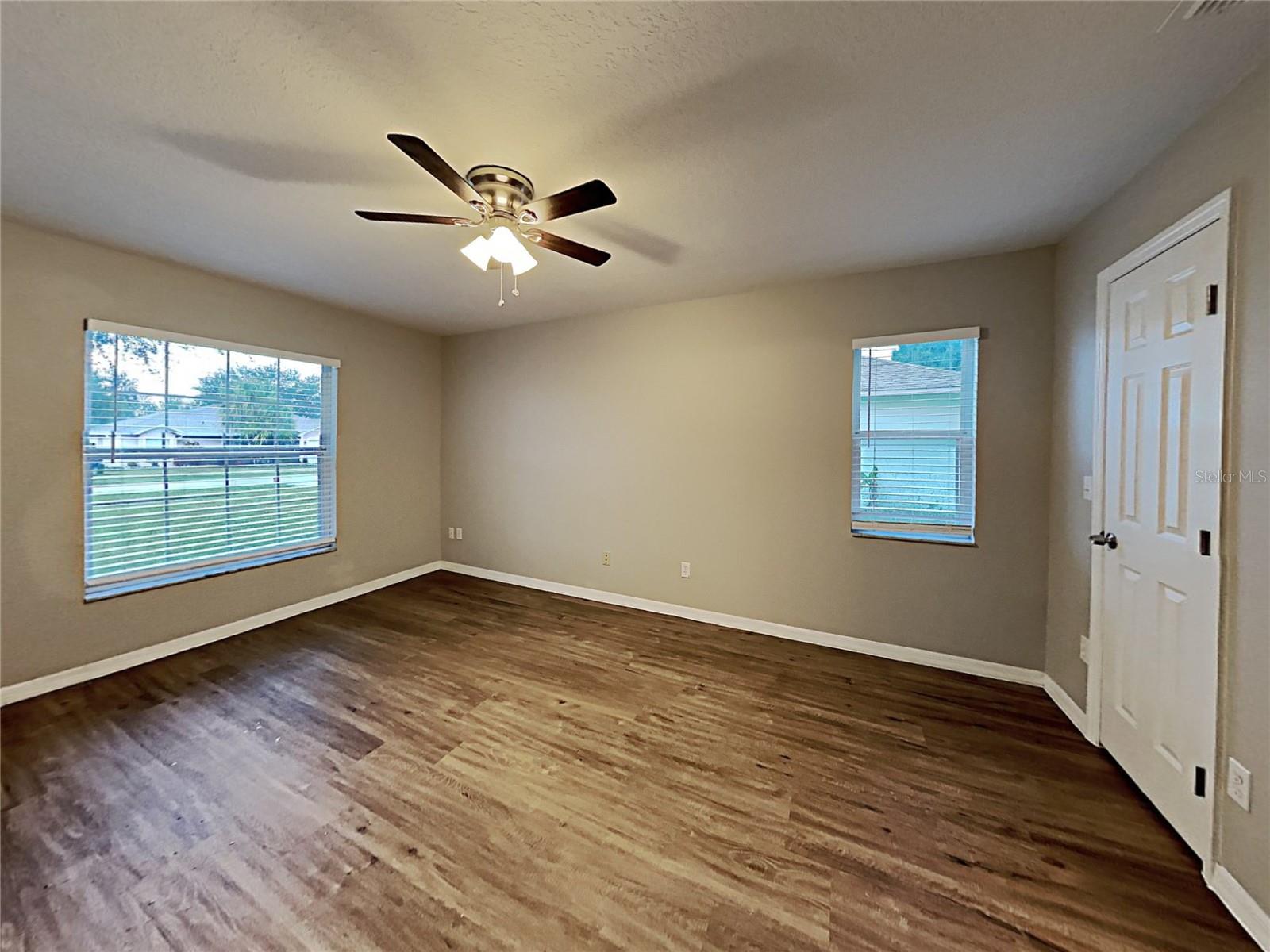 Image 25 of 29 For 1064 Scenic View Circle