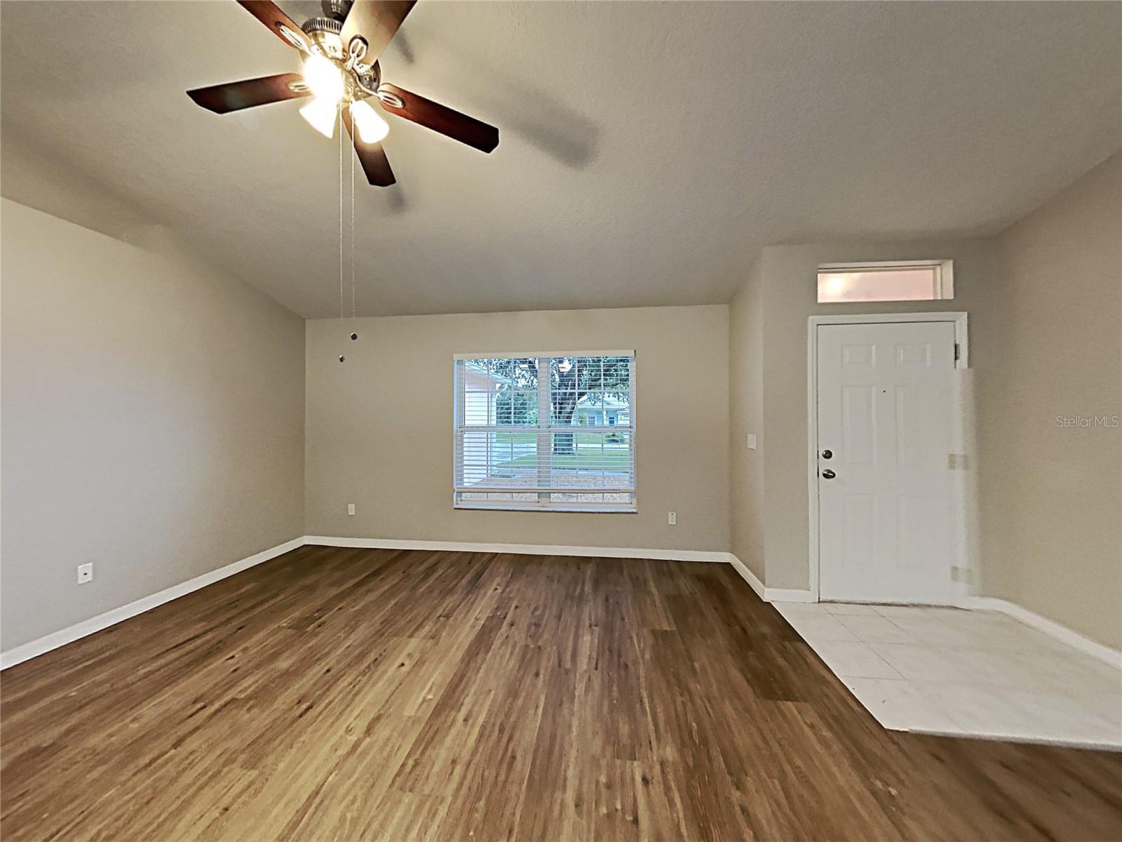 Image 4 of 29 For 1064 Scenic View Circle