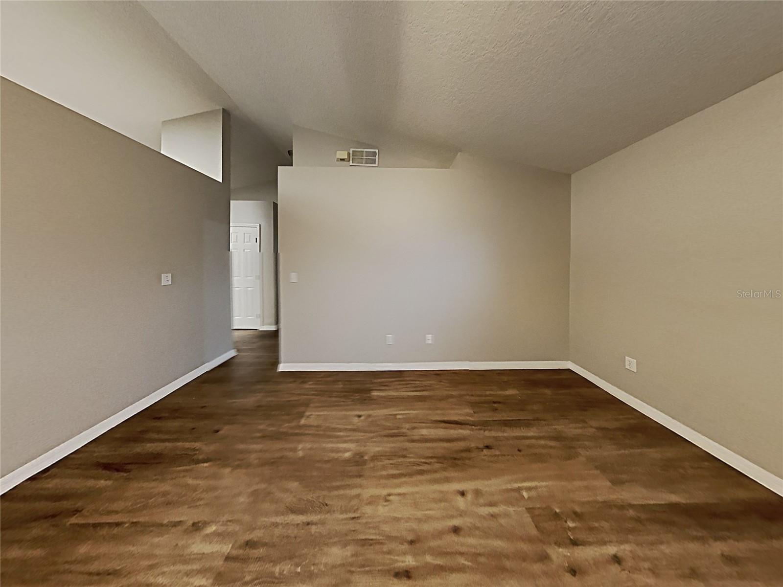 Image 5 of 29 For 1064 Scenic View Circle