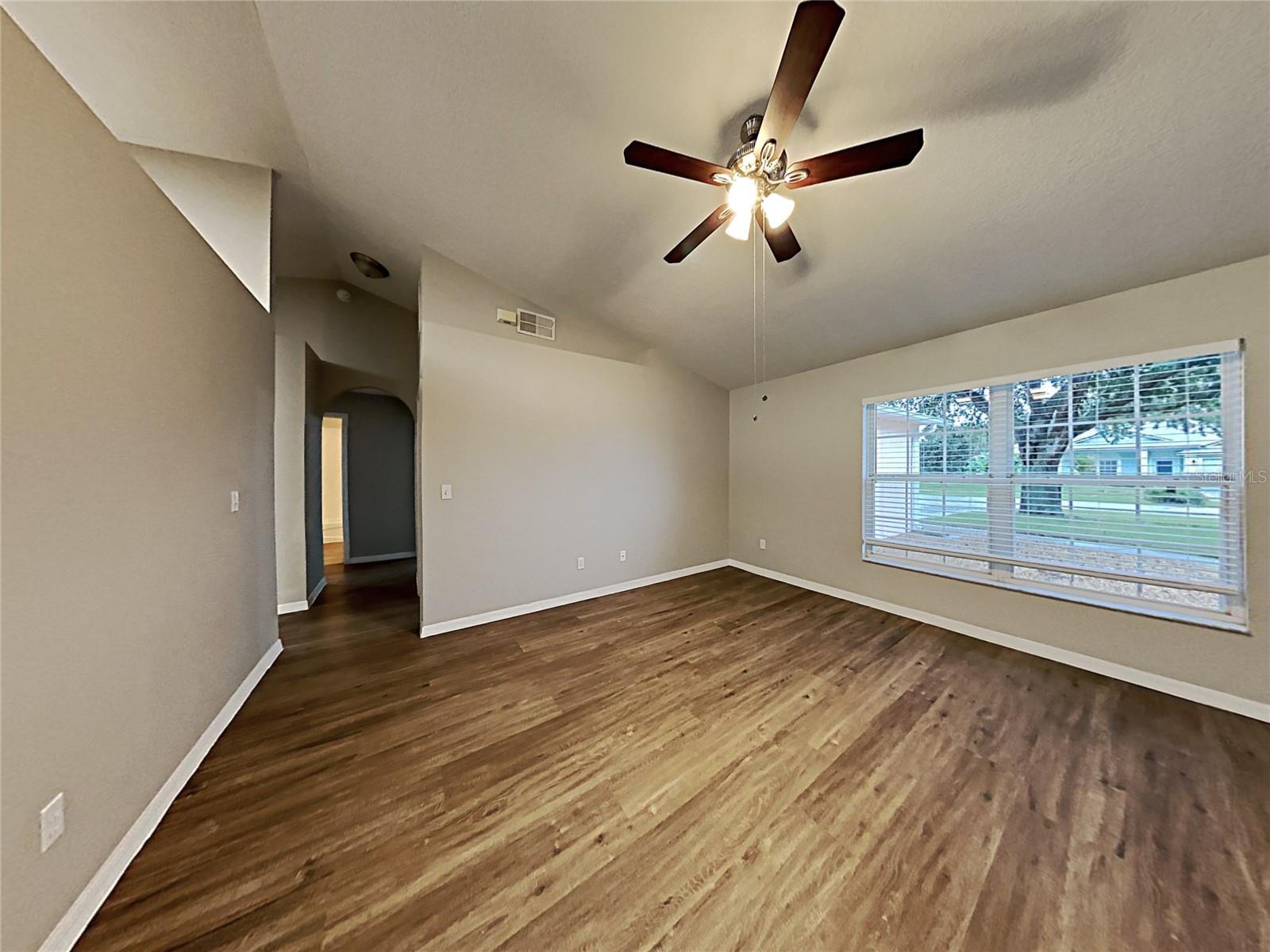 Image 6 of 29 For 1064 Scenic View Circle