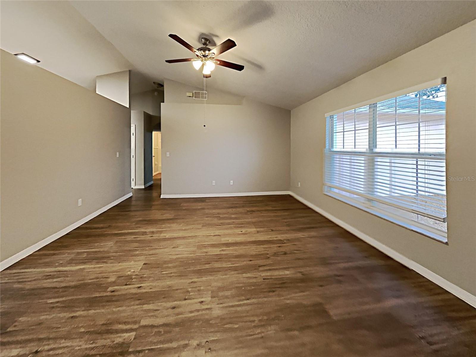 Image 7 of 29 For 1064 Scenic View Circle