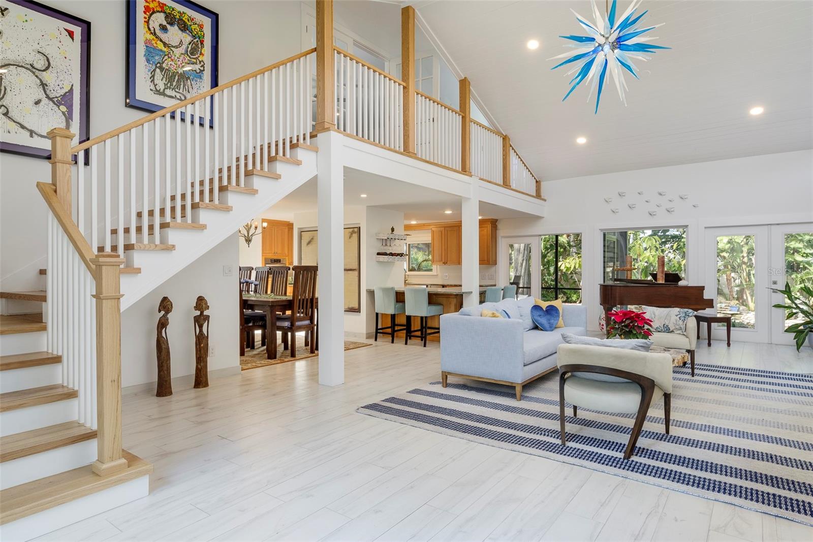 Image 3 of 39 For 935 42nd Avenue N