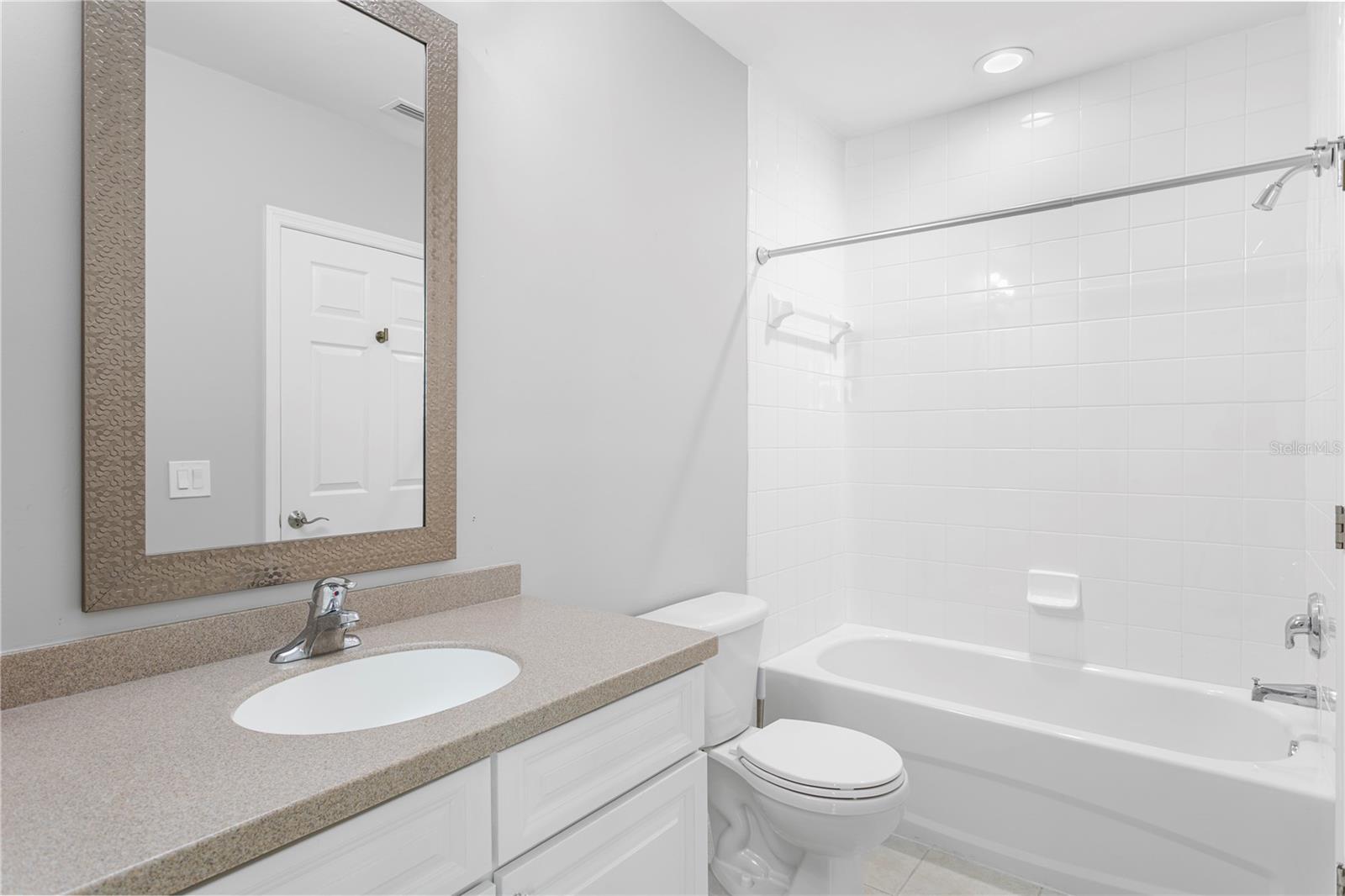 Image 17 of 31 For 220 7th Avenue N 220