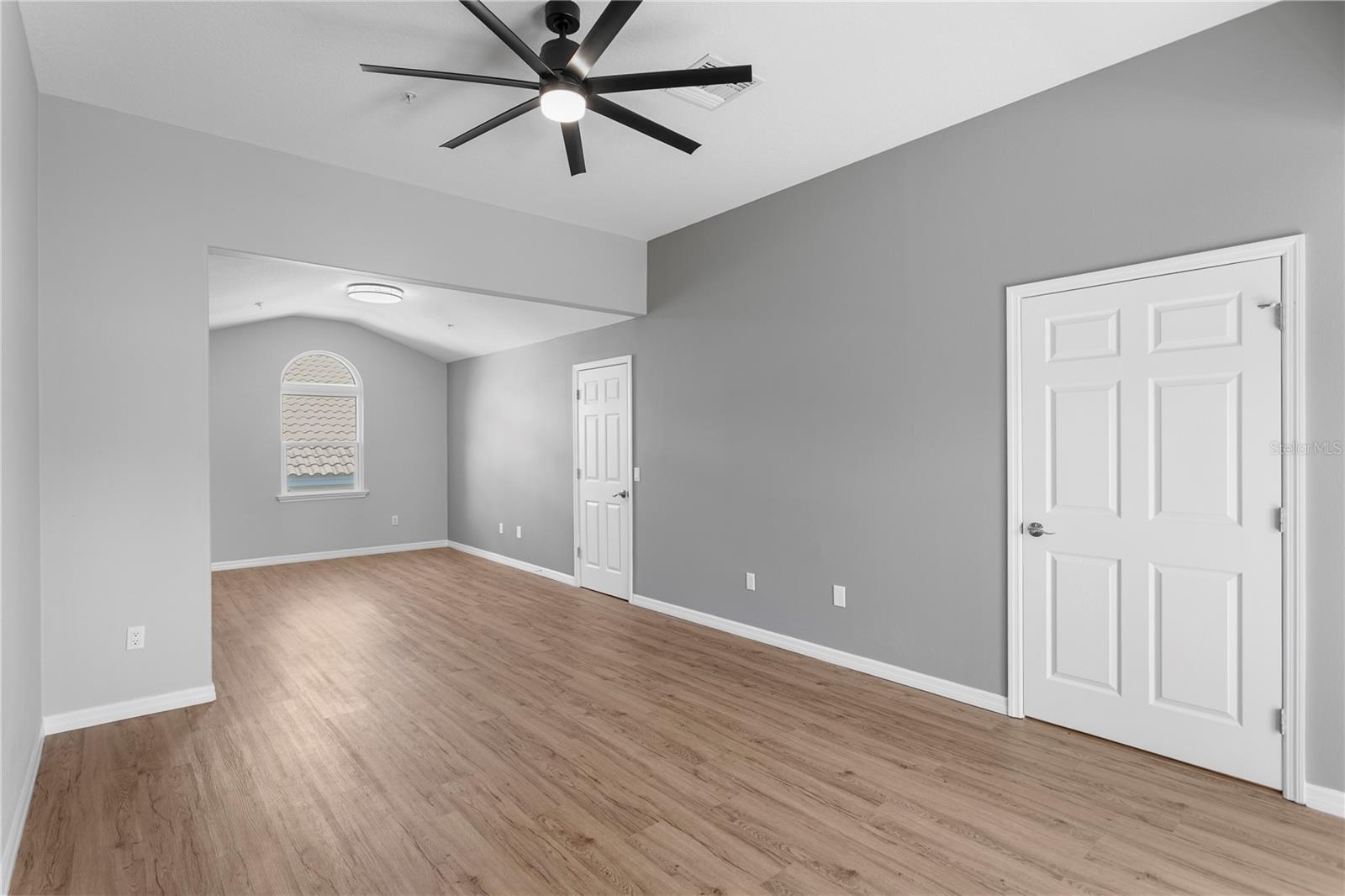 Image 19 of 31 For 220 7th Avenue N 220