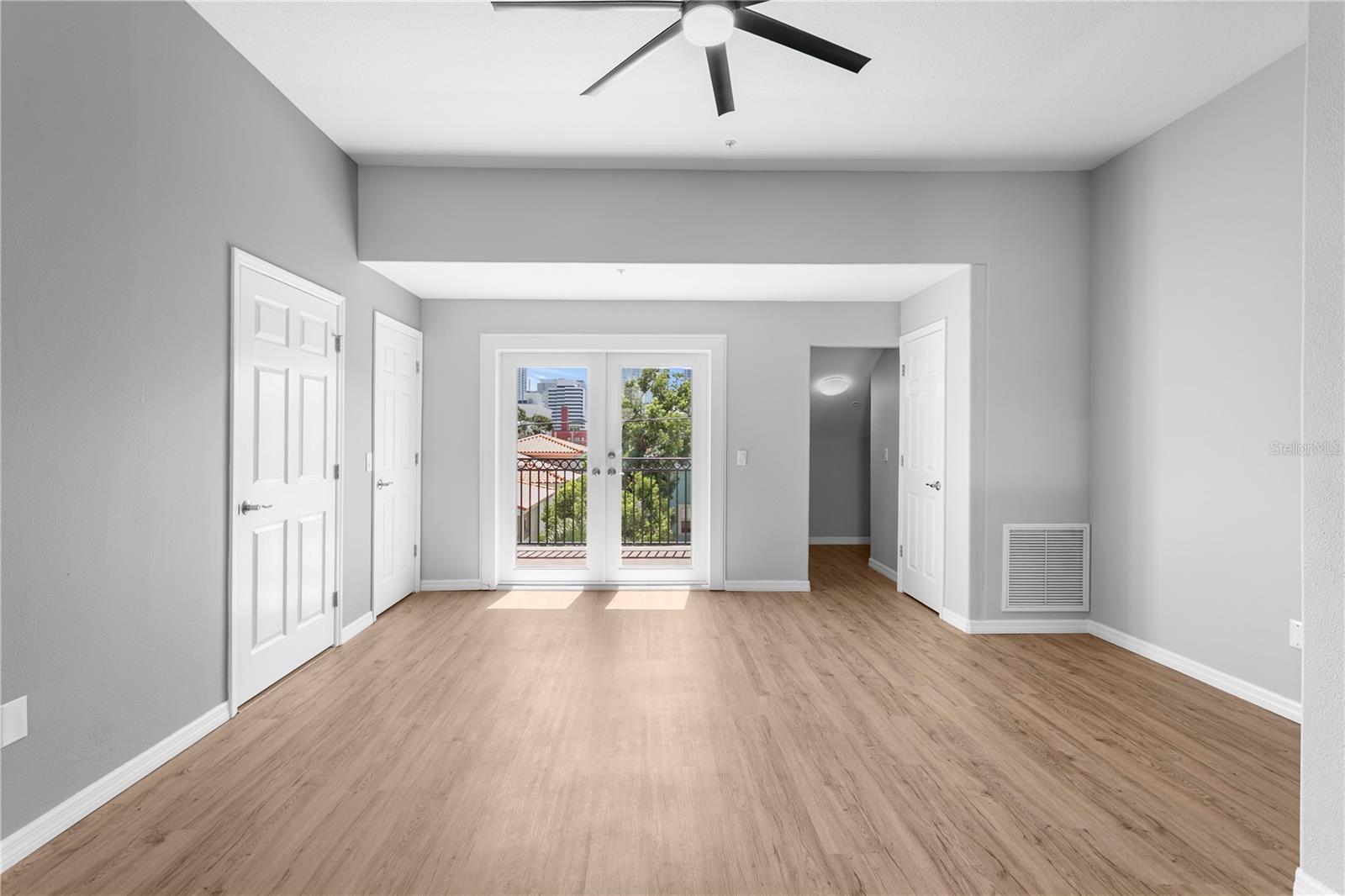 Image 22 of 31 For 220 7th Avenue N 220