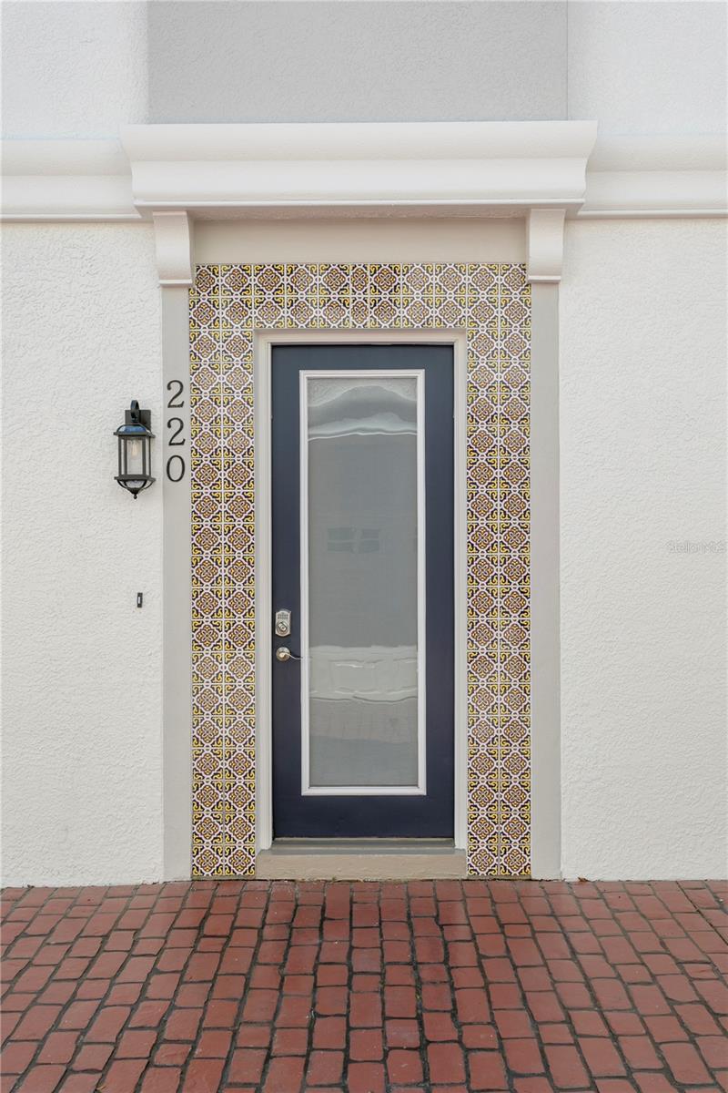 Image 5 of 31 For 220 7th Avenue N 220