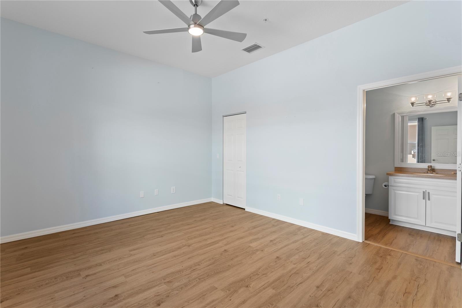 Image 7 of 31 For 220 7th Avenue N 220