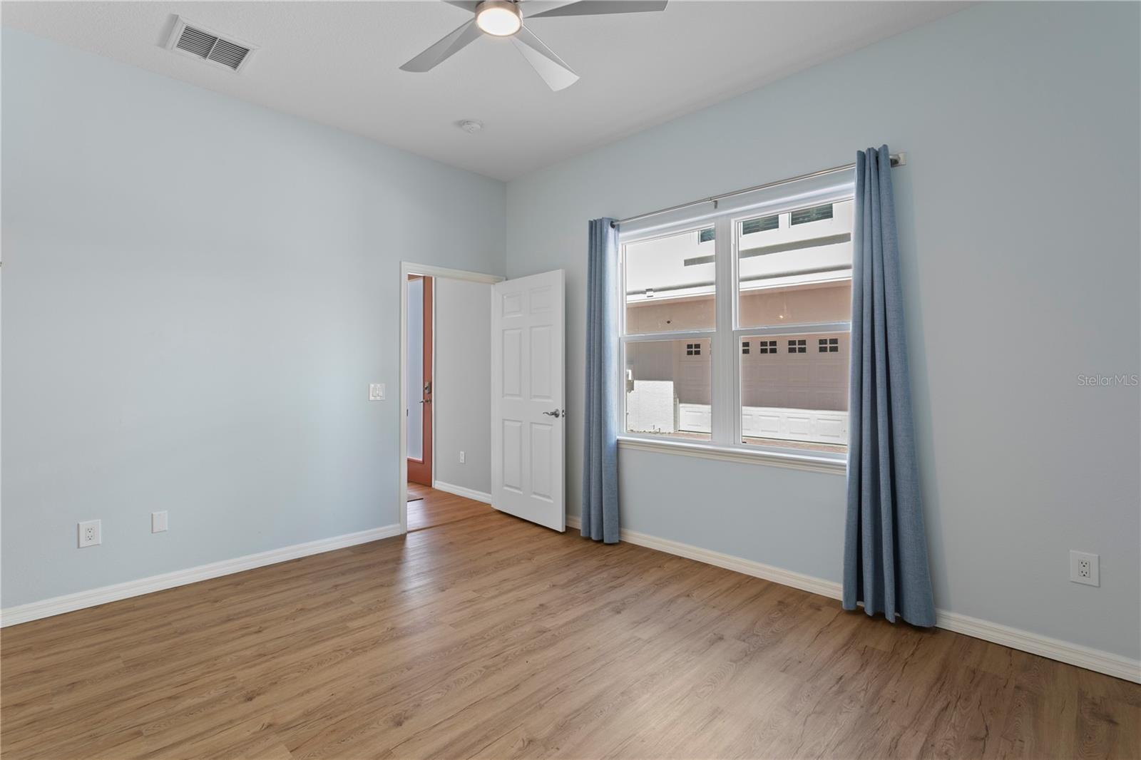 Image 8 of 31 For 220 7th Avenue N 220