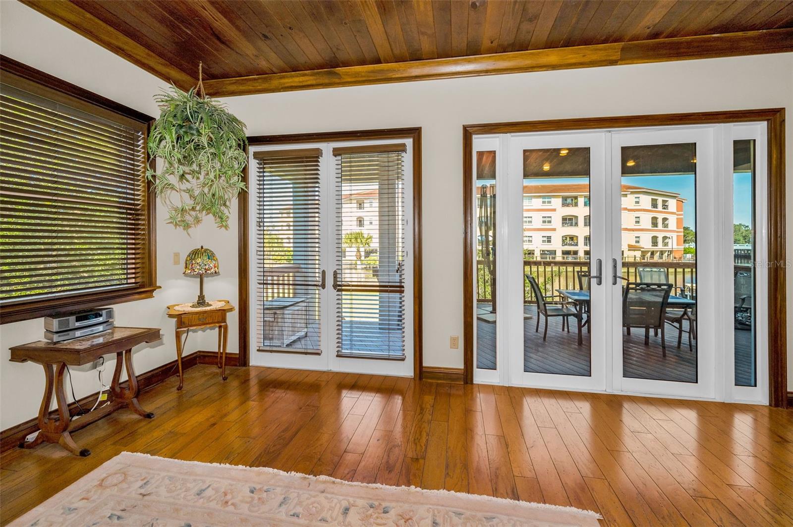 Image 11 of 92 For 6141 Lafayette Street