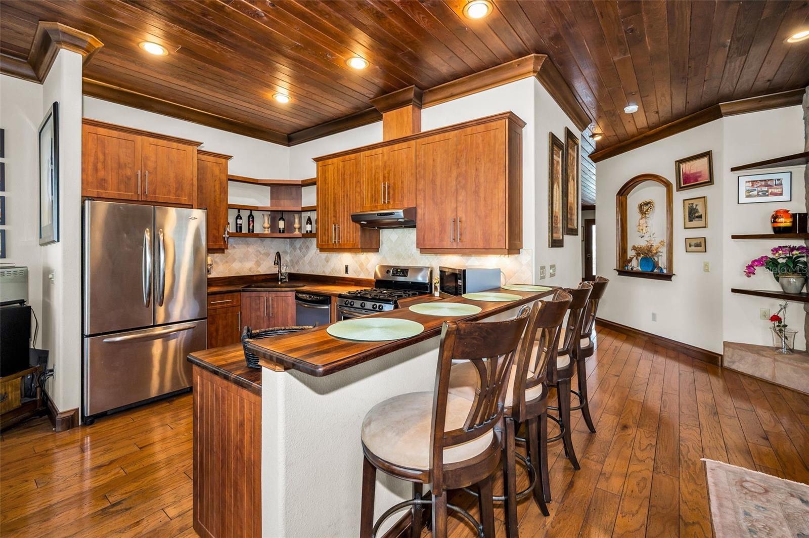 Image 12 of 92 For 6141 Lafayette Street