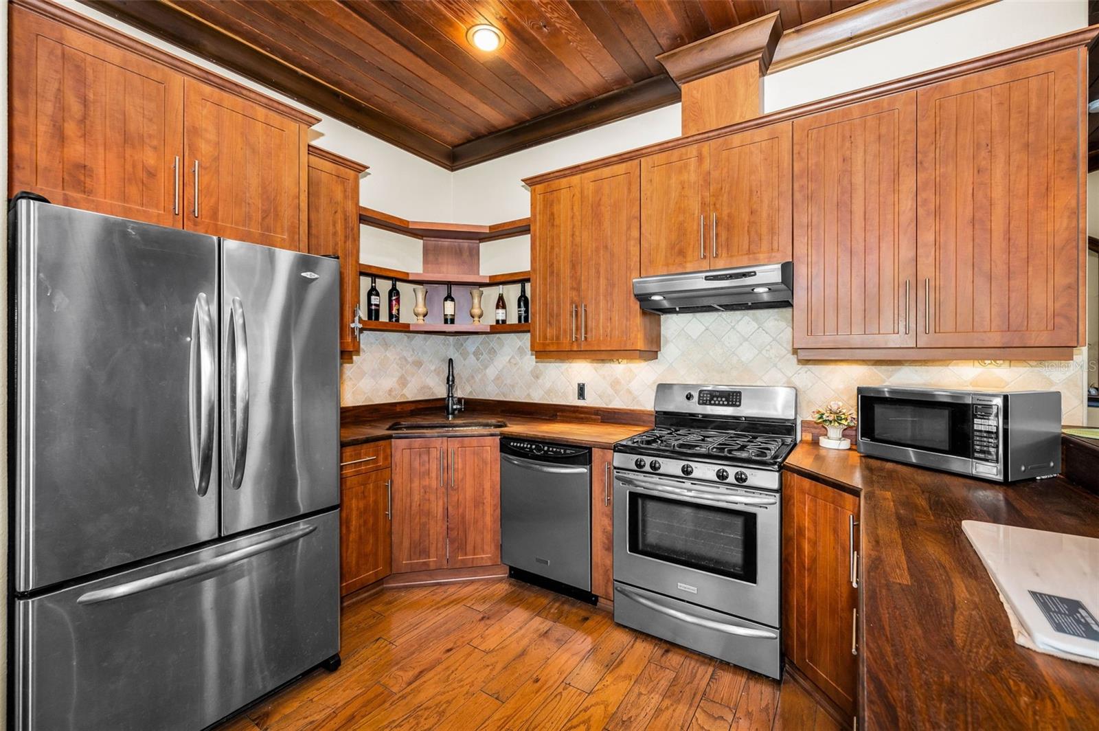 Image 13 of 92 For 6141 Lafayette Street