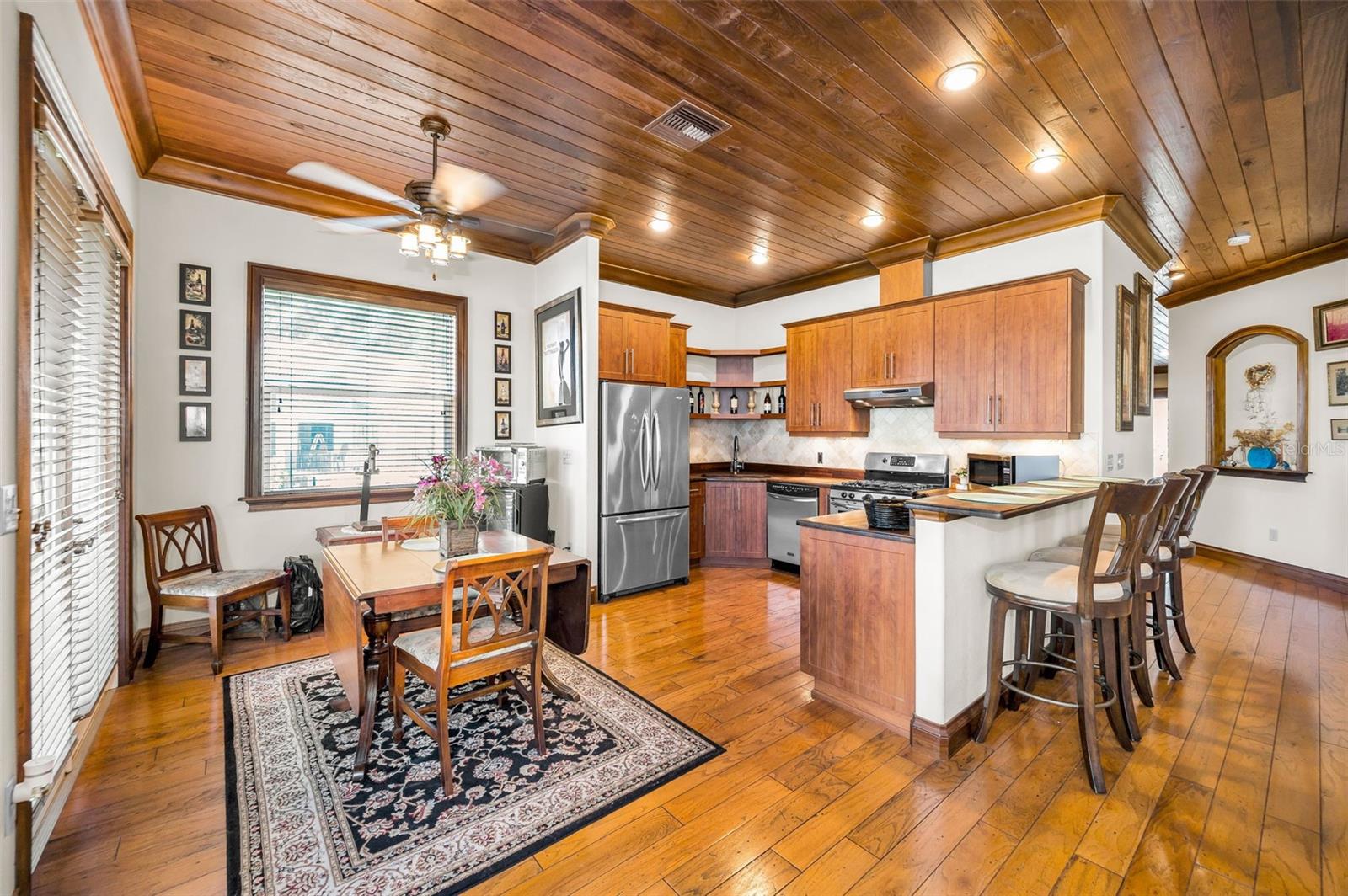 Image 19 of 92 For 6141 Lafayette Street