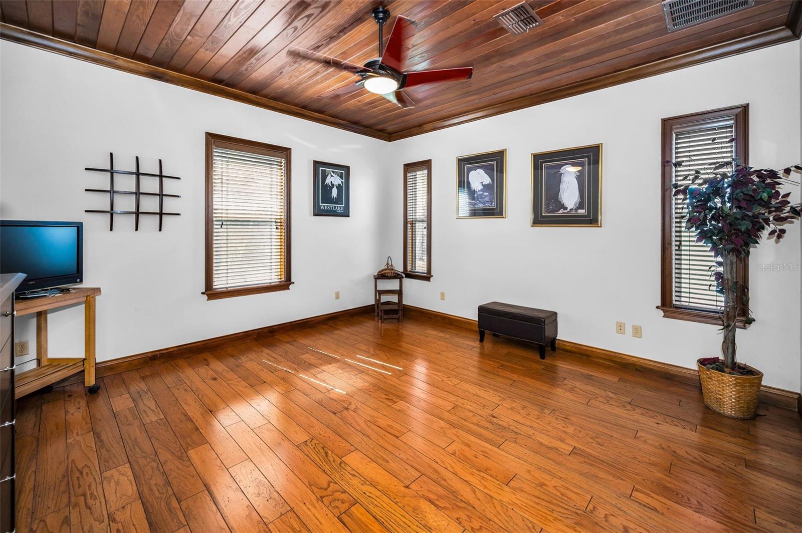 Image 20 of 92 For 6141 Lafayette Street