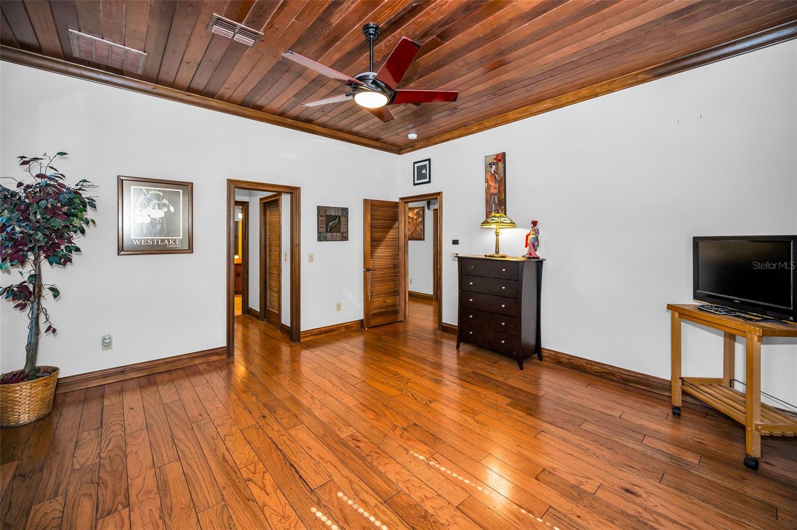 Image 21 of 92 For 6141 Lafayette Street