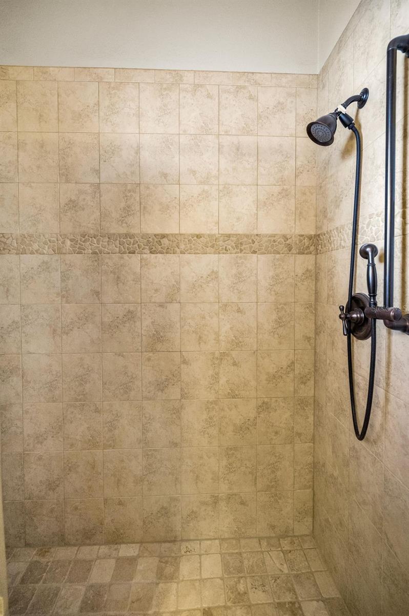 Image 28 of 92 For 6141 Lafayette Street