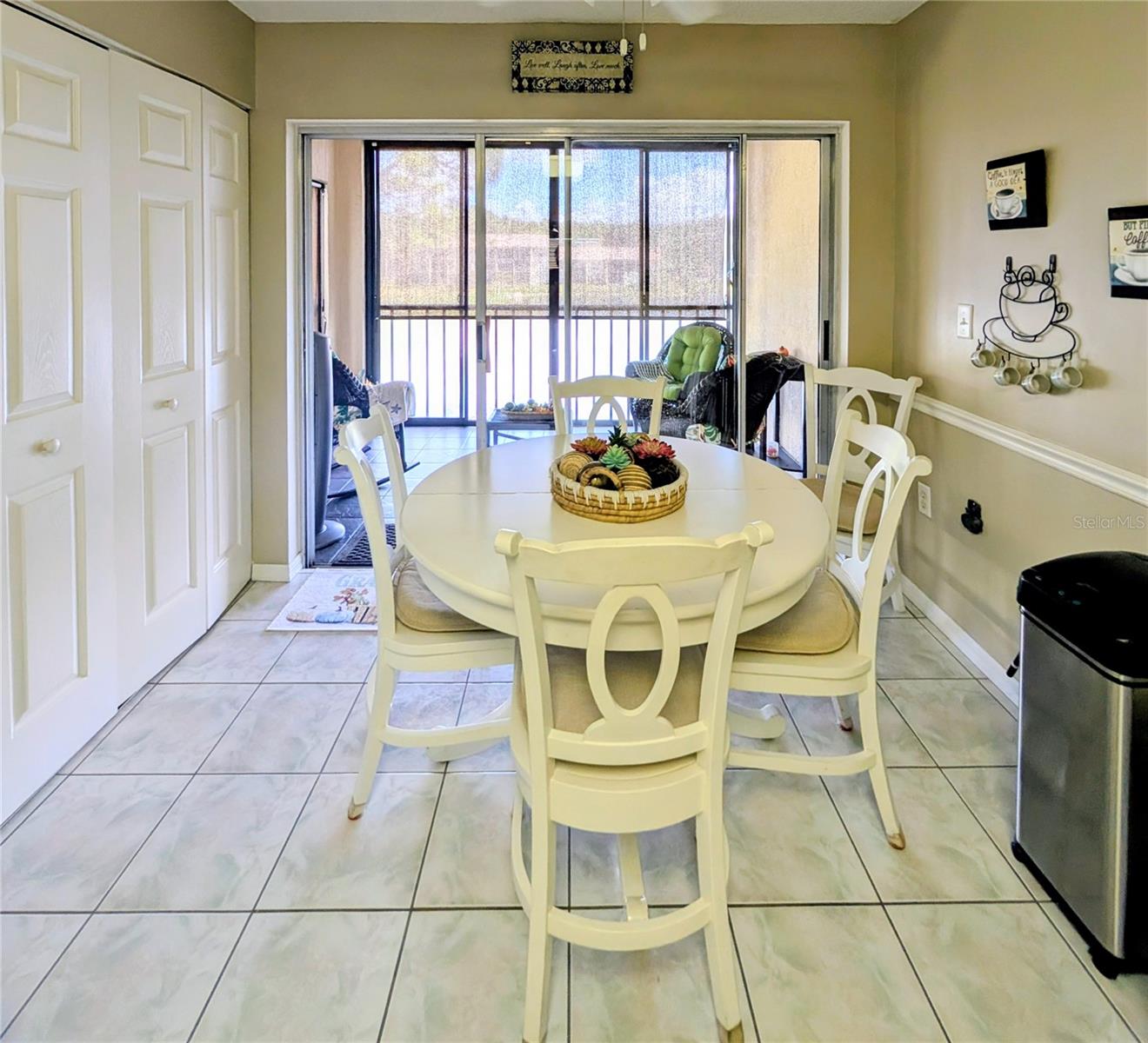 Image 18 of 33 For 4575 Whitton Way 1126