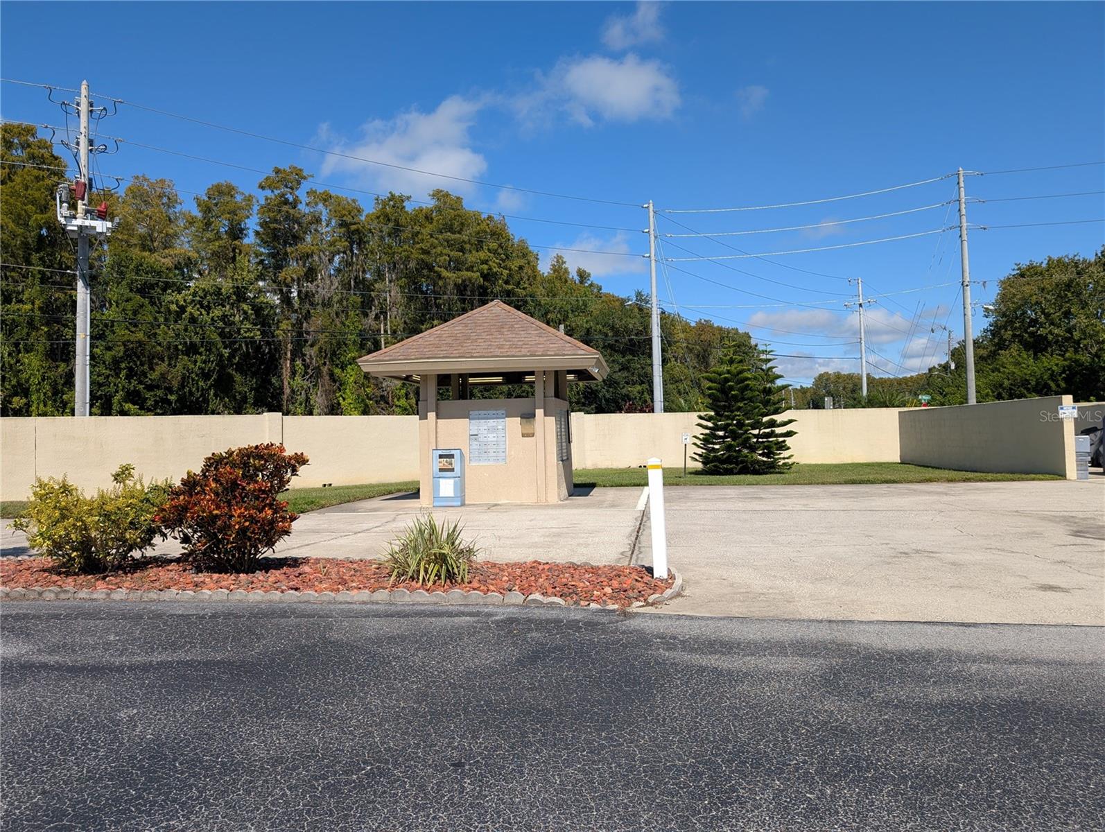 Image 32 of 33 For 4575 Whitton Way 1126