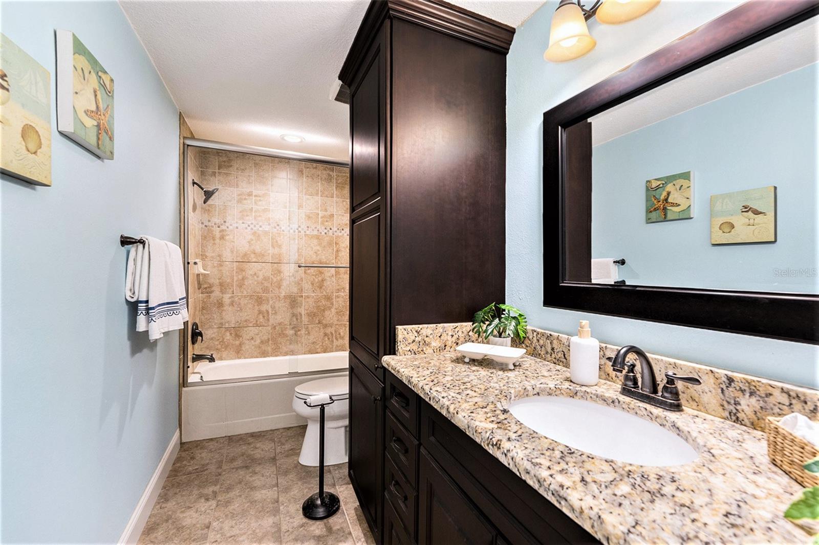 Image 16 of 34 For 643 Satinleaf Avenue