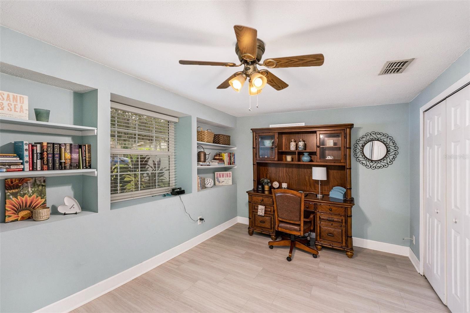 Image 20 of 34 For 643 Satinleaf Avenue