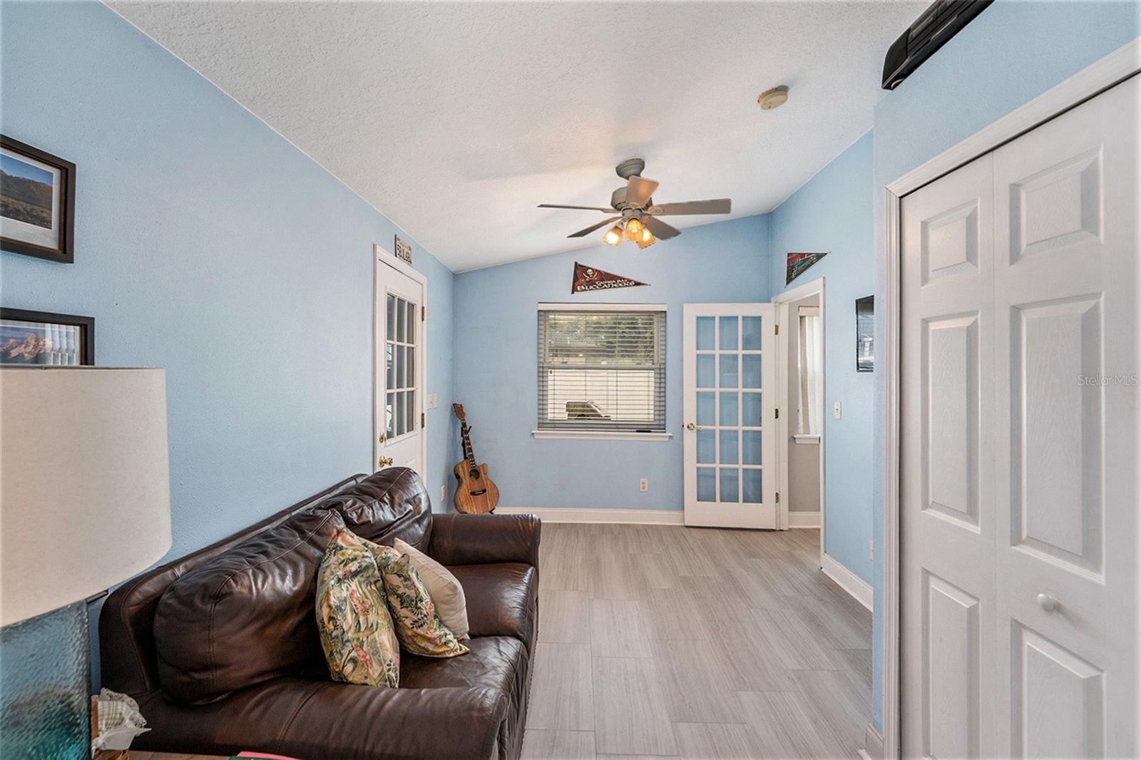 Image 22 of 34 For 643 Satinleaf Avenue