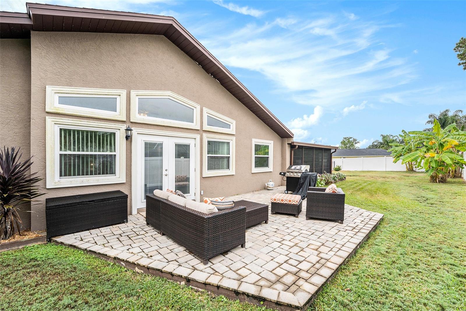 Image 25 of 34 For 643 Satinleaf Avenue