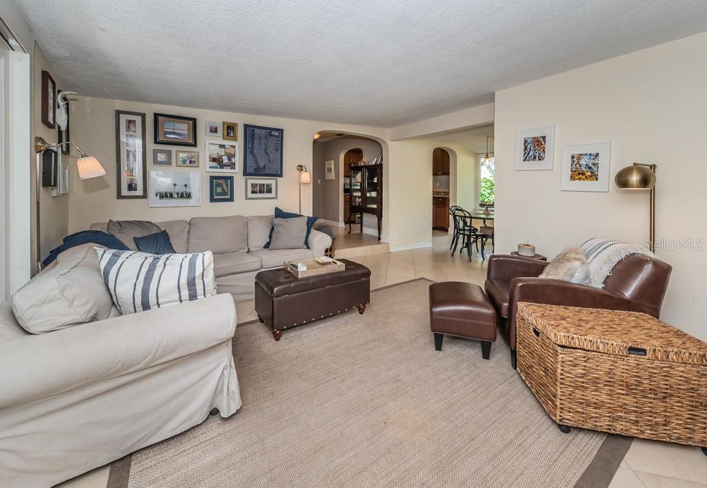 Image 10 of 24 For 1037 18th Avenue N