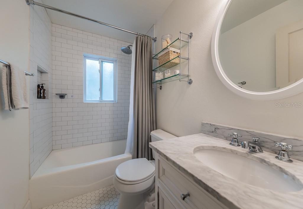 Image 19 of 24 For 1037 18th Avenue N