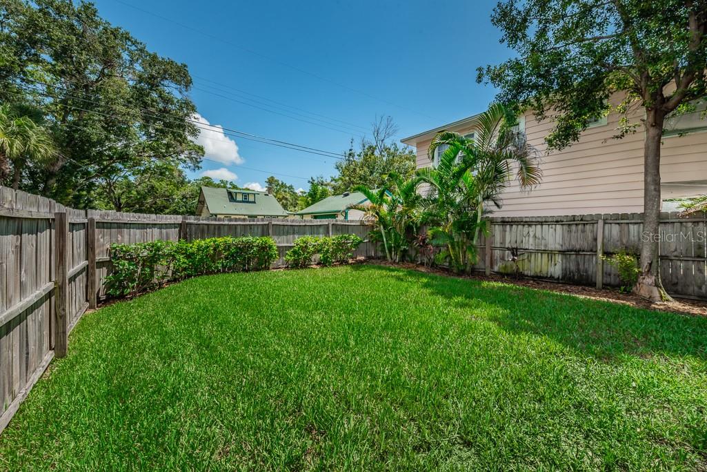 Image 23 of 24 For 1037 18th Avenue N