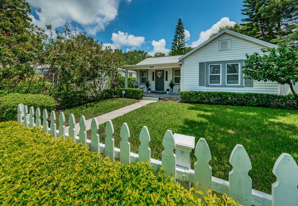 Image 3 of 24 For 1037 18th Avenue N