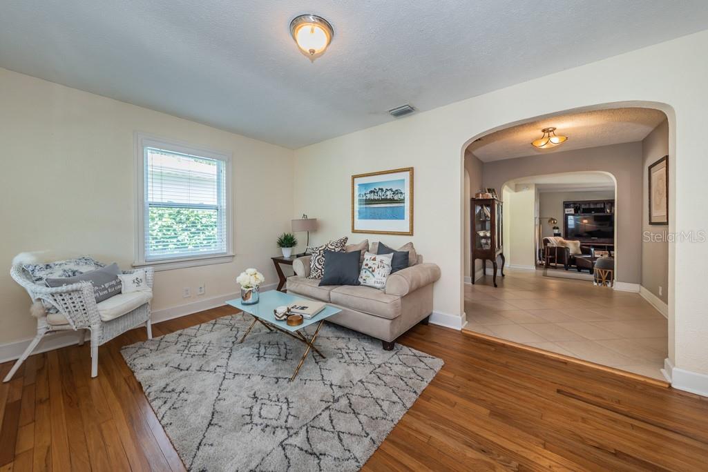 Image 6 of 24 For 1037 18th Avenue N