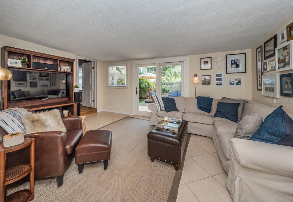 Image 9 of 24 For 1037 18th Avenue N