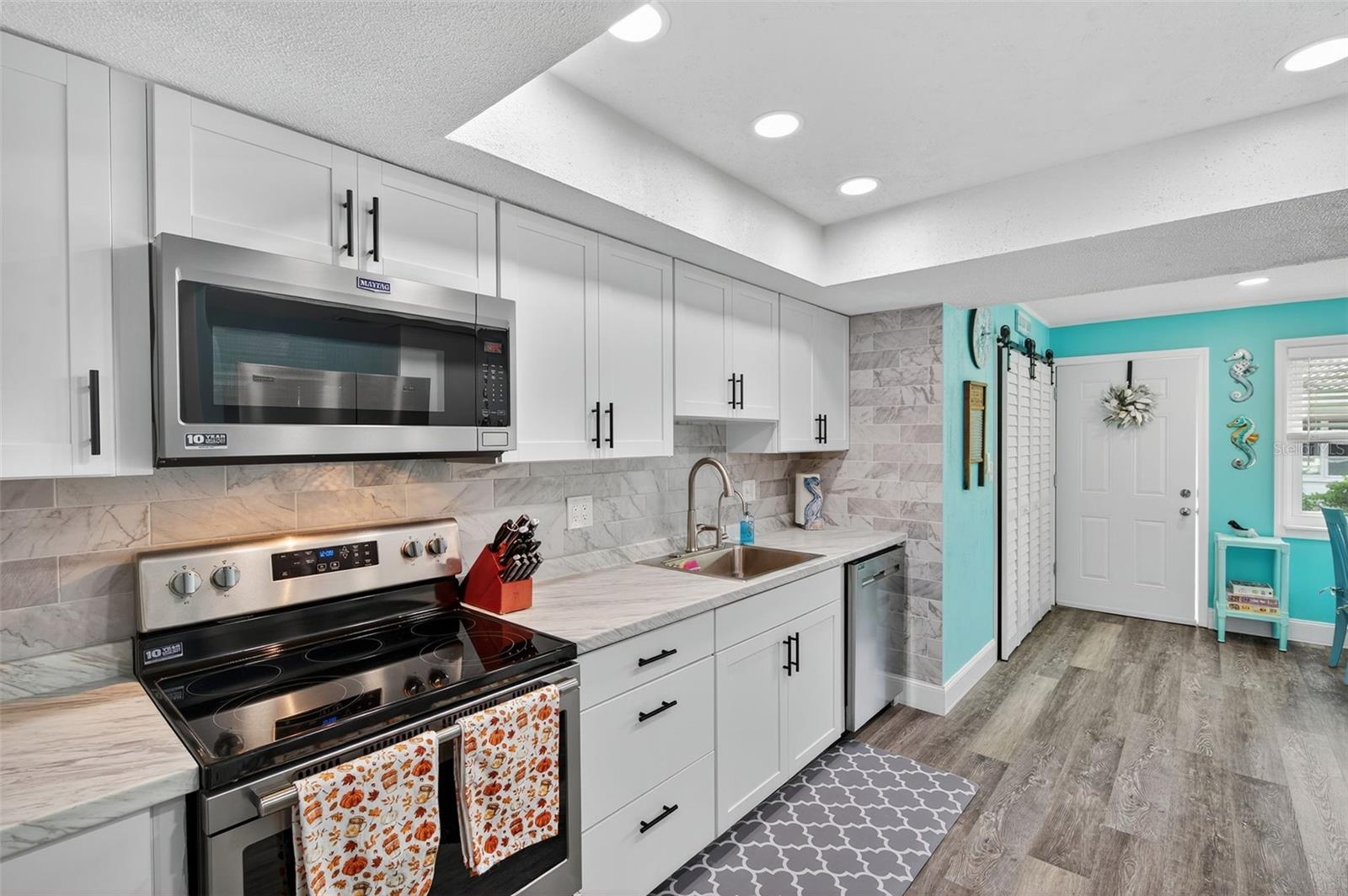 Image 14 of 58 For 11200 102nd Avenue 90