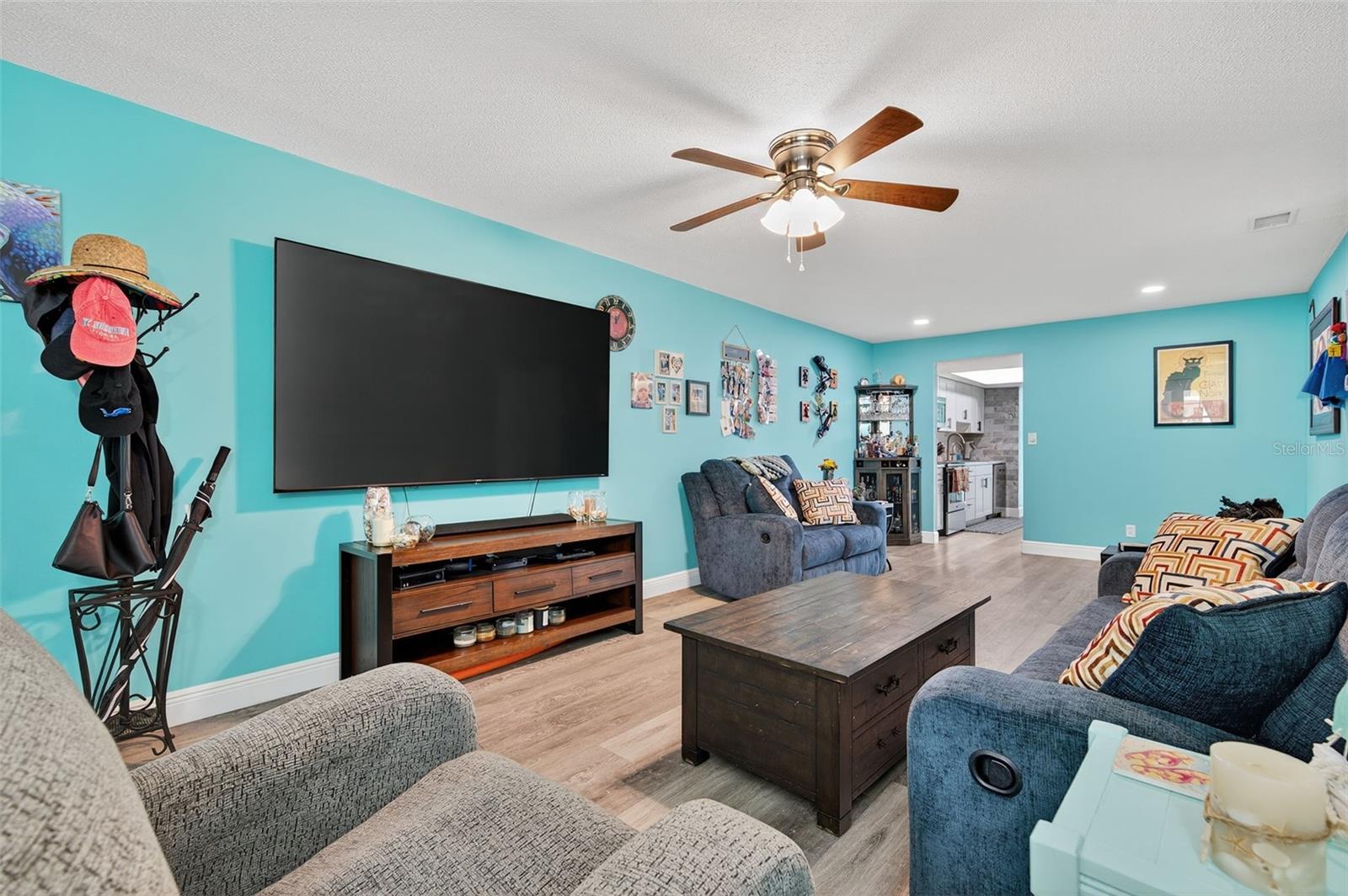 Image 7 of 58 For 11200 102nd Avenue 90