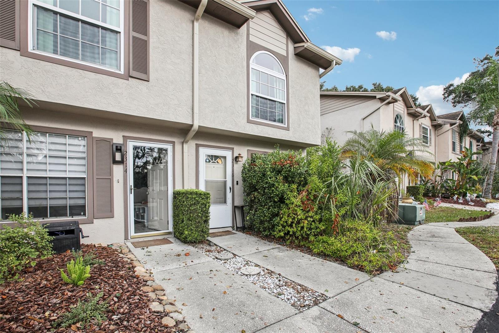 Details for 2316 Fletchers Point Circle, TAMPA, FL 33613
