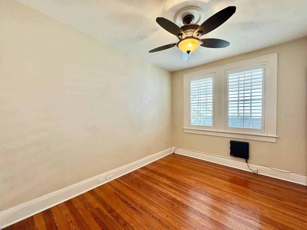 Image 17 of 37 For 3112 Palmira Avenue