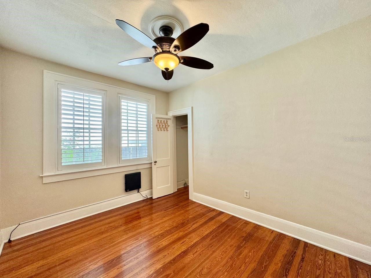 Image 18 of 37 For 3112 Palmira Avenue