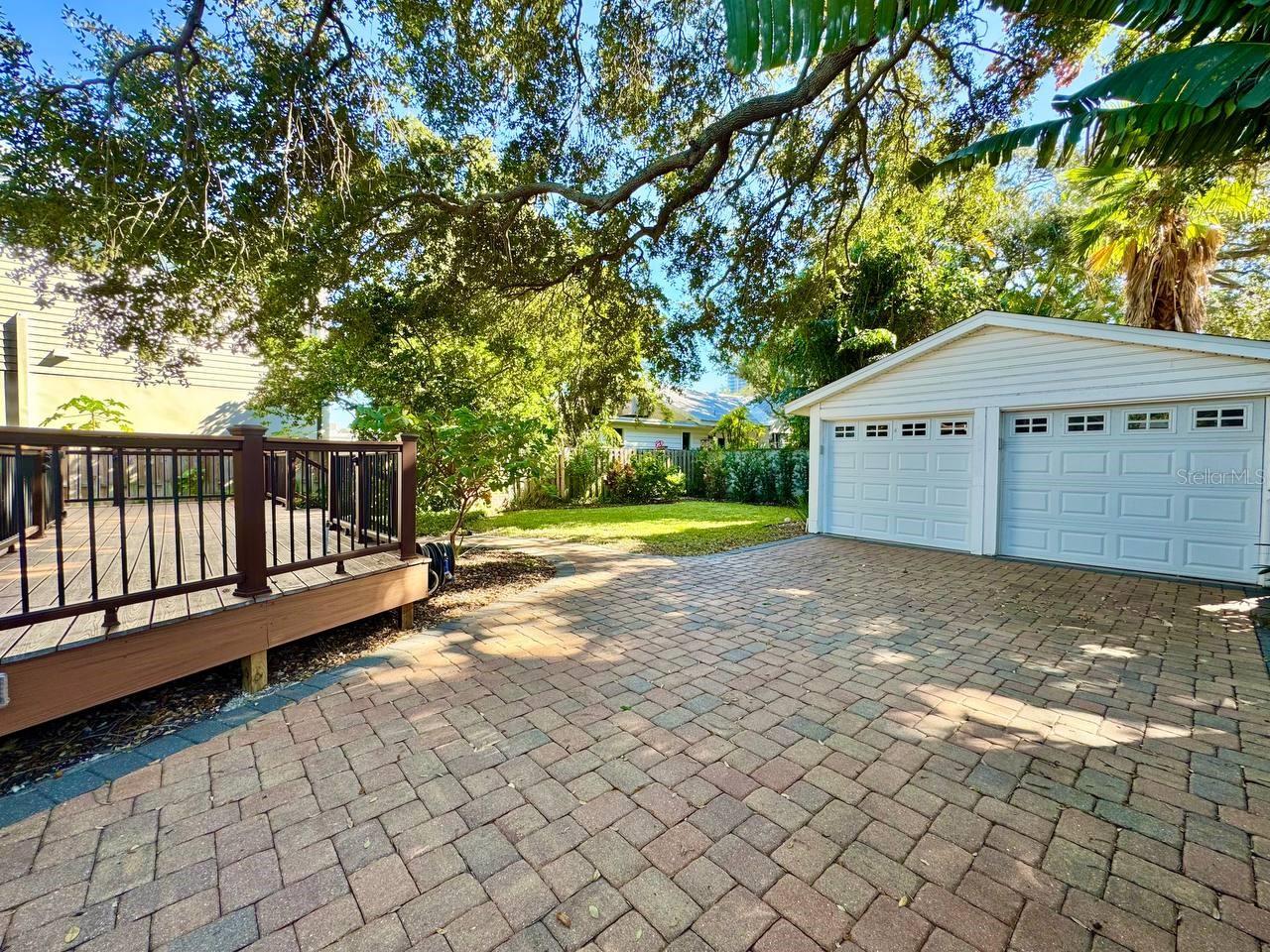 Image 31 of 37 For 3112 Palmira Avenue