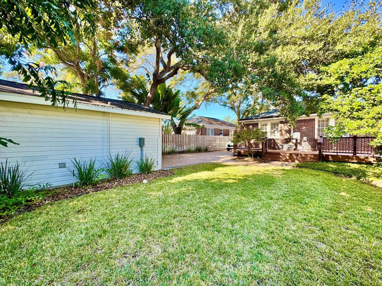 Image 33 of 37 For 3112 Palmira Avenue