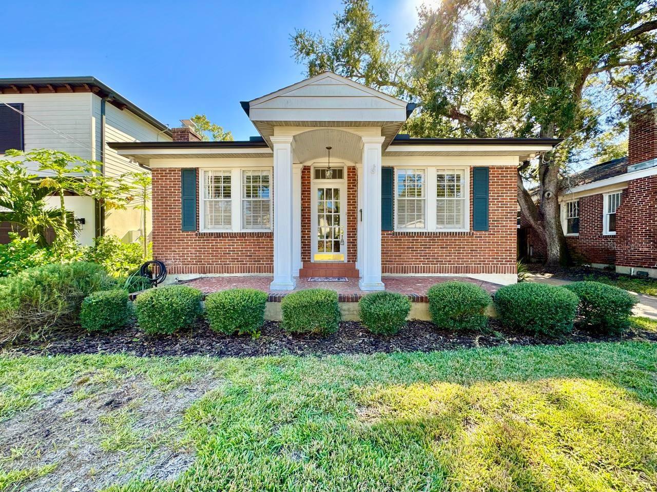 Image 4 of 37 For 3112 Palmira Avenue