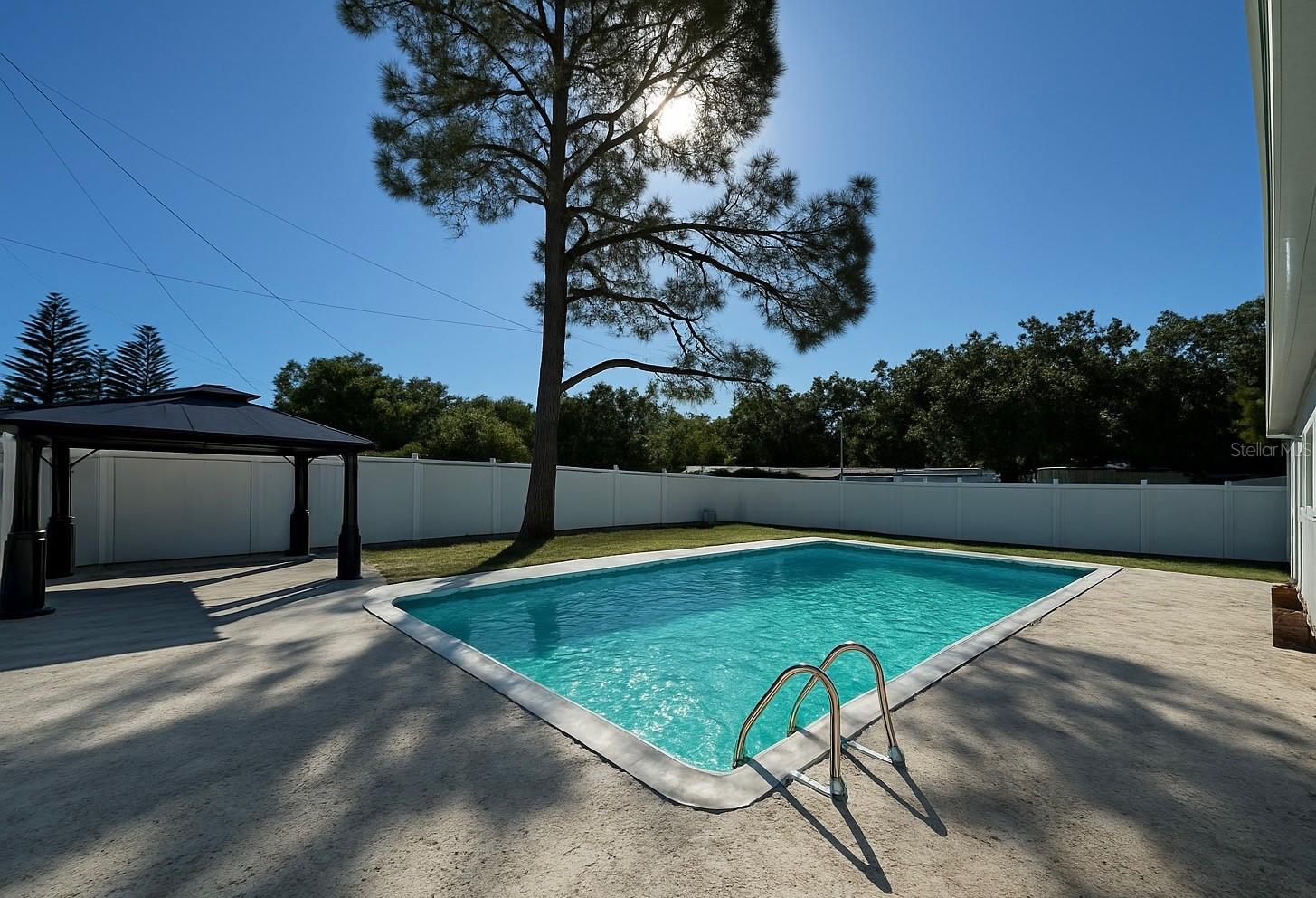 Image 2 of 11 For 4507 Matanzas Avenue