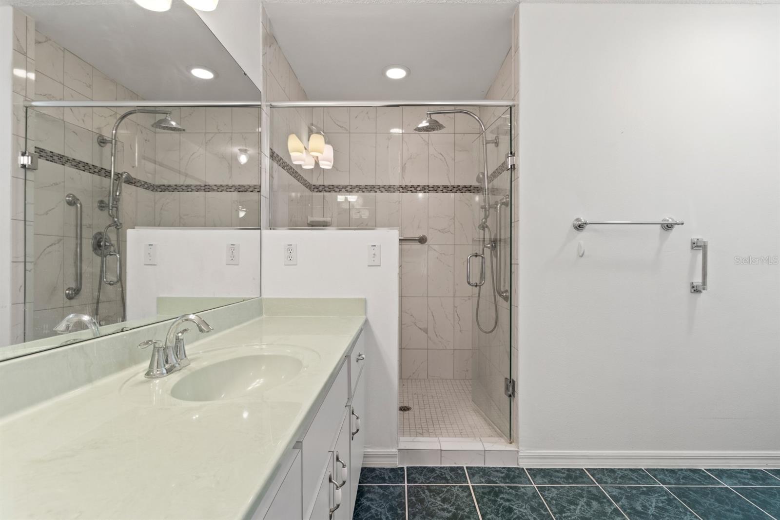 Image 16 of 39 For 9088 95th Avenue