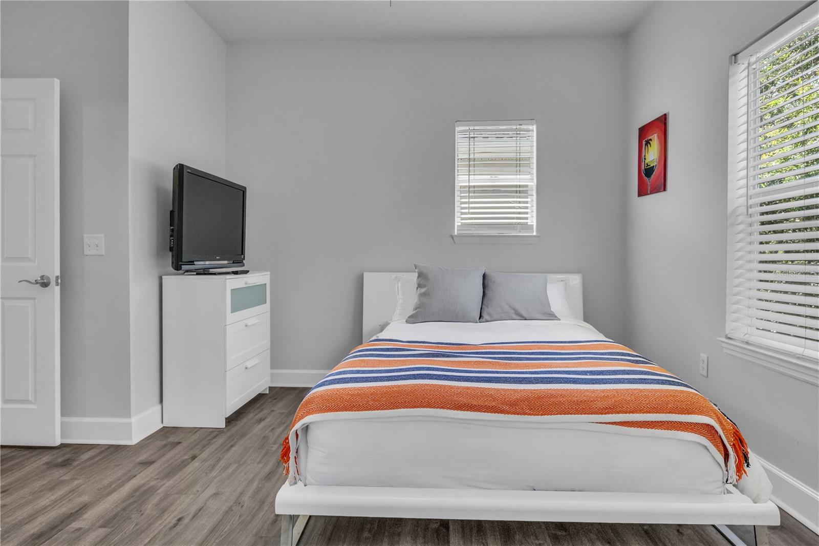 Image 28 of 31 For 4703 Jennings Bay Court