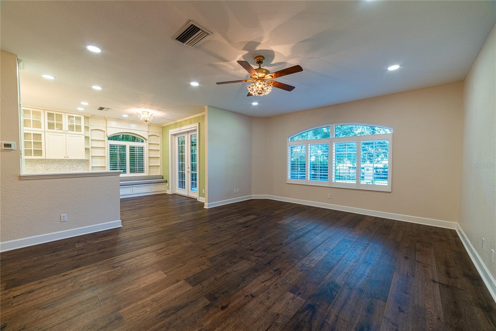 Image 14 of 60 For 6249 Vista Verde Drive W